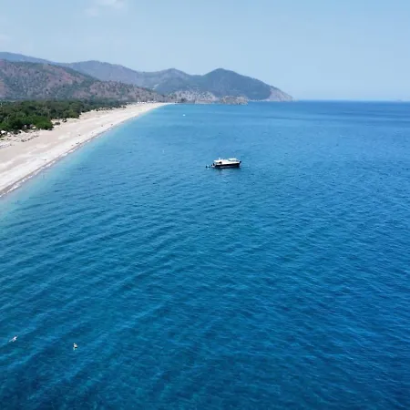 Dom wakacyjny Charming Wooden House With Access To A Large Garden Kemer