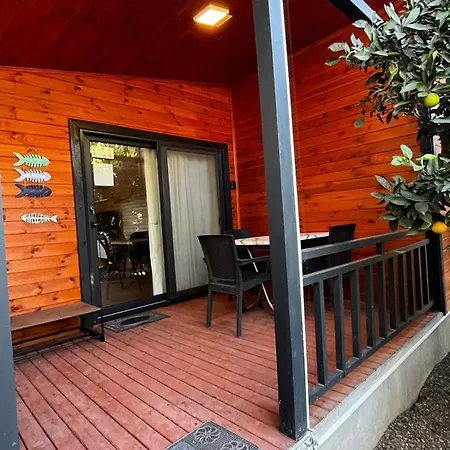 Ferienhaus Charming Wooden House With Access To A Large Garden