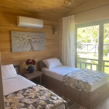 Holiday home Charming Wooden House With Access To A Large Garden